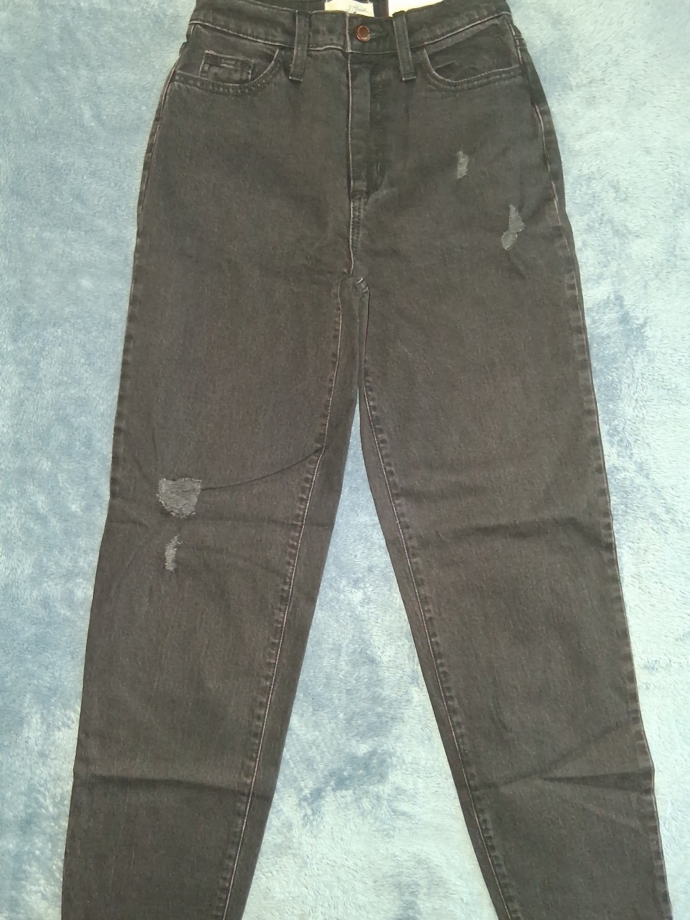 Universal Thread Black Slim Straight Jeans. Size 0 - Picture 2 of 7